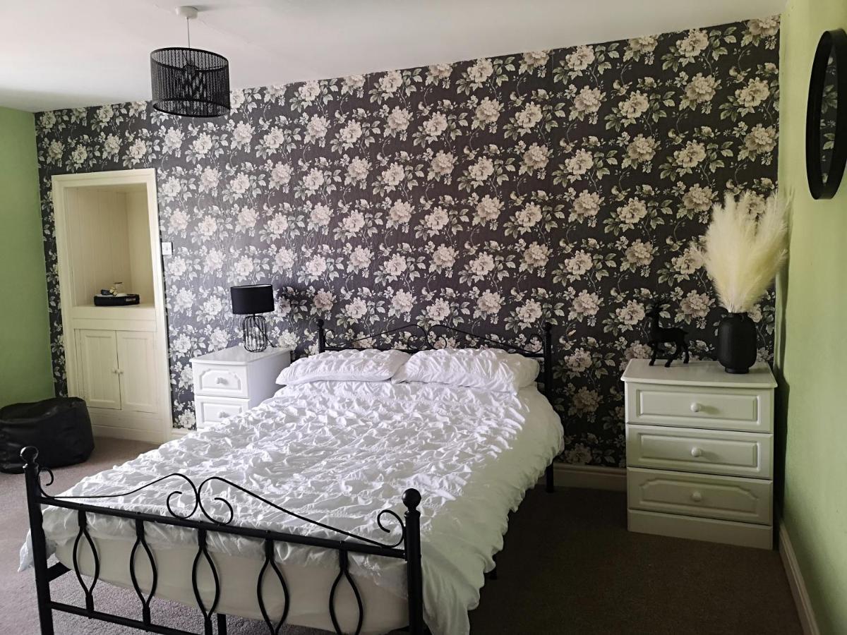 Red Lion Hotel Ystrad Meurig Экстерьер фото